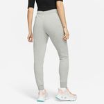 Nike-Sportswear-Essential