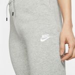 Nike-Sportswear-Essential