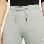 Nike-Sportswear-Essential