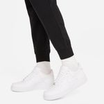 Nike-Sportswear-Essential