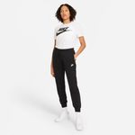 Nike-Sportswear-Essential