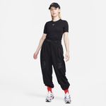 Nike-Sportswear-Essential