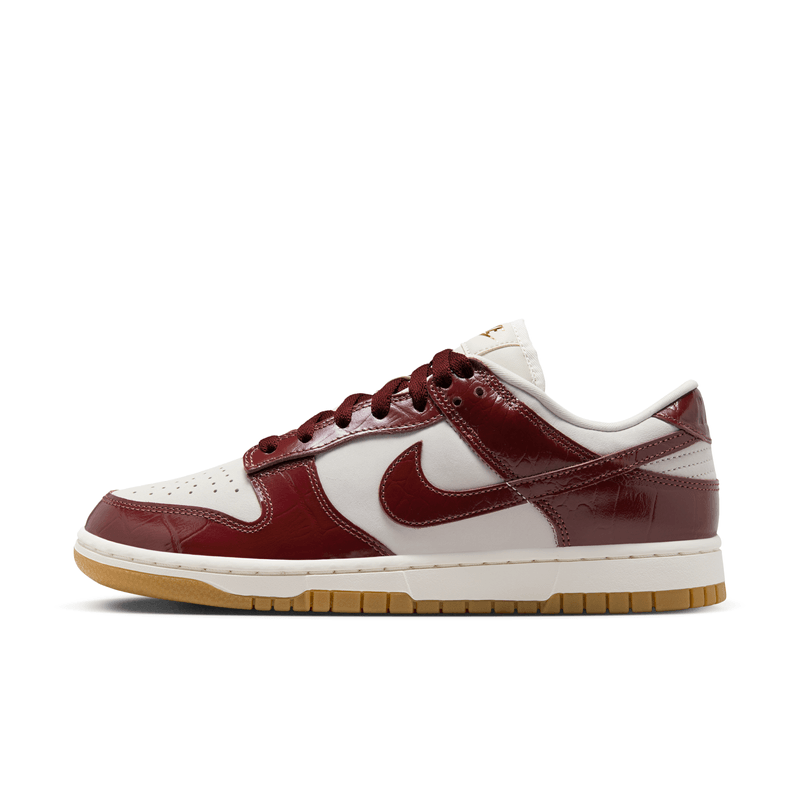 Nike red fashion dunks